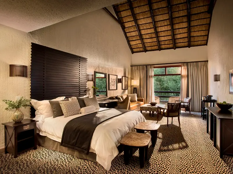 Bed at Bakubung Bush Lodge 