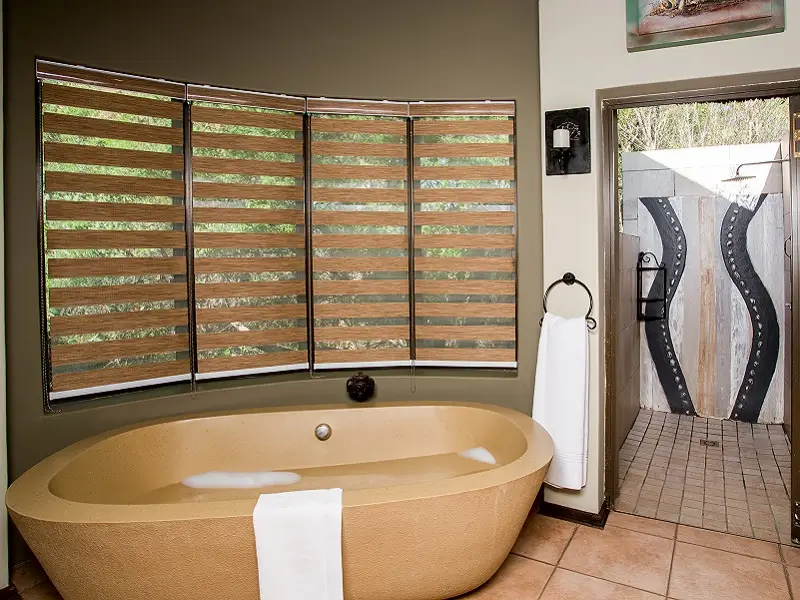 Bathroom at Ivory Tree Game Lodge